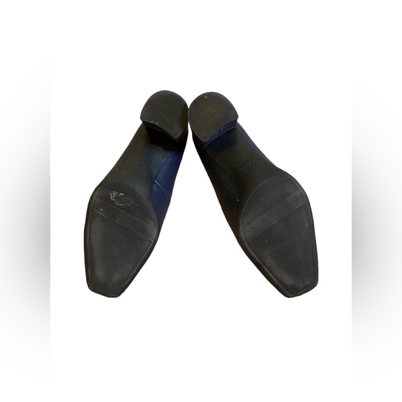 Naturalizer Navy Blue Heels - Picture 2 of 5